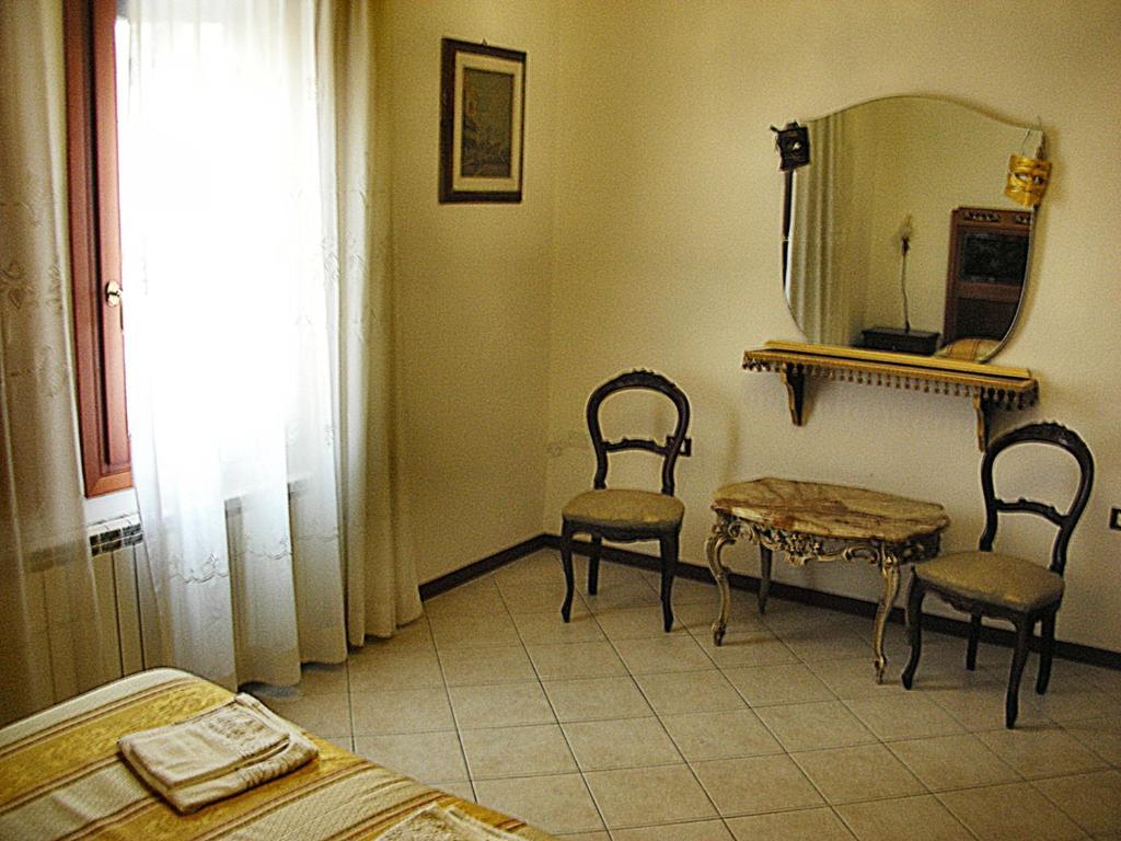 Queen House Garden Venetië Kamer foto